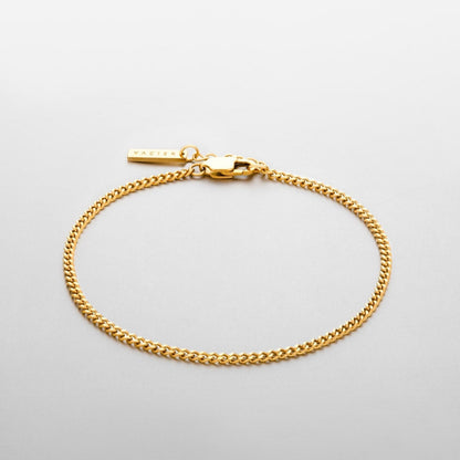 Brazalete de cadena minimalista.