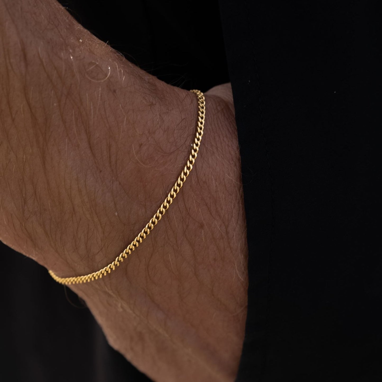 Brazalete de cadena minimalista.