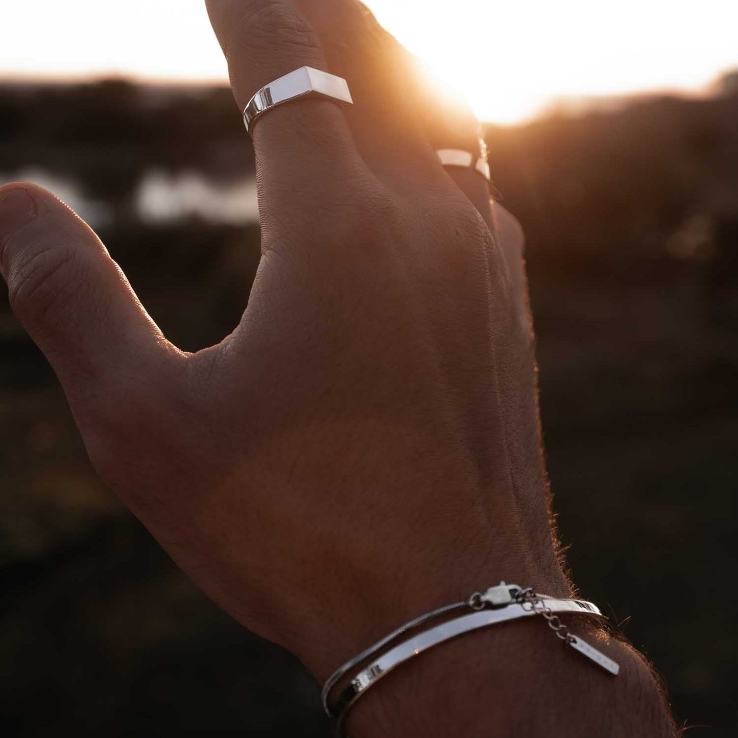 Brazalete unisize minimalista.