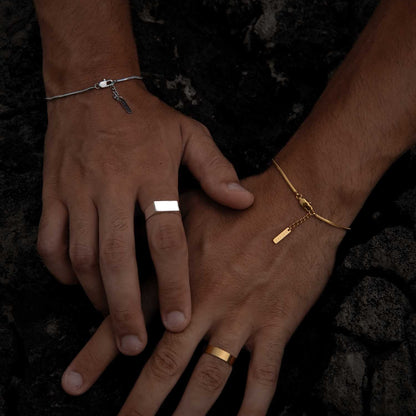 Brazalete de cadena cuadrada.