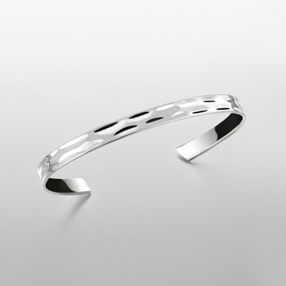 Brazalete exclusivo unisize en plata.