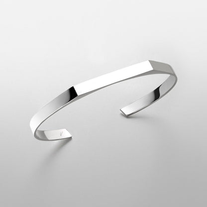 Brazalete de sello unisize en plata.